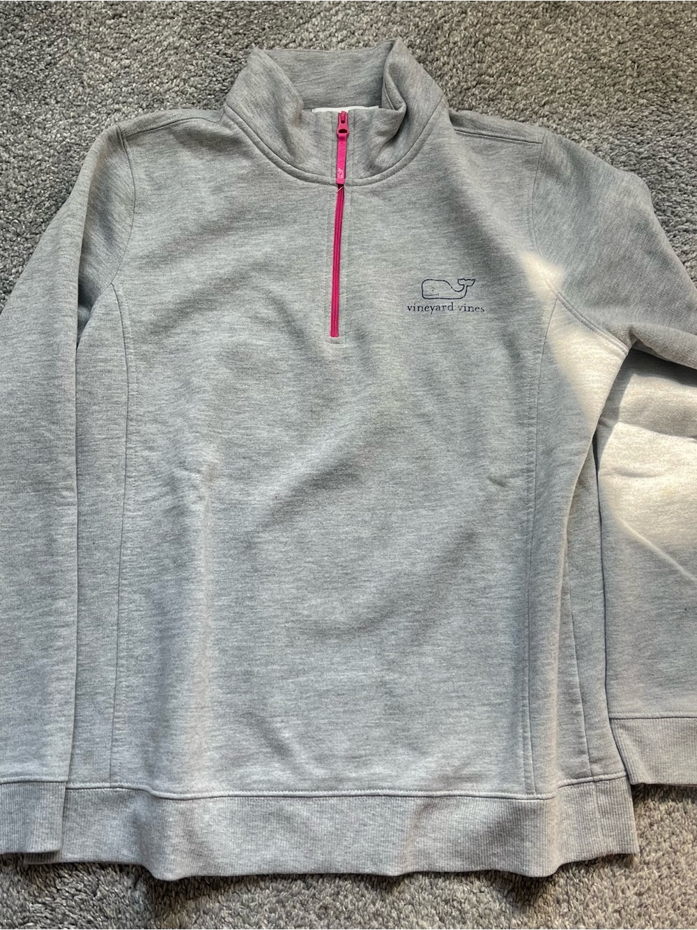 Vineyard Vines Women’s Light Gray Quarter-Zip Pullover with Pink Zipper